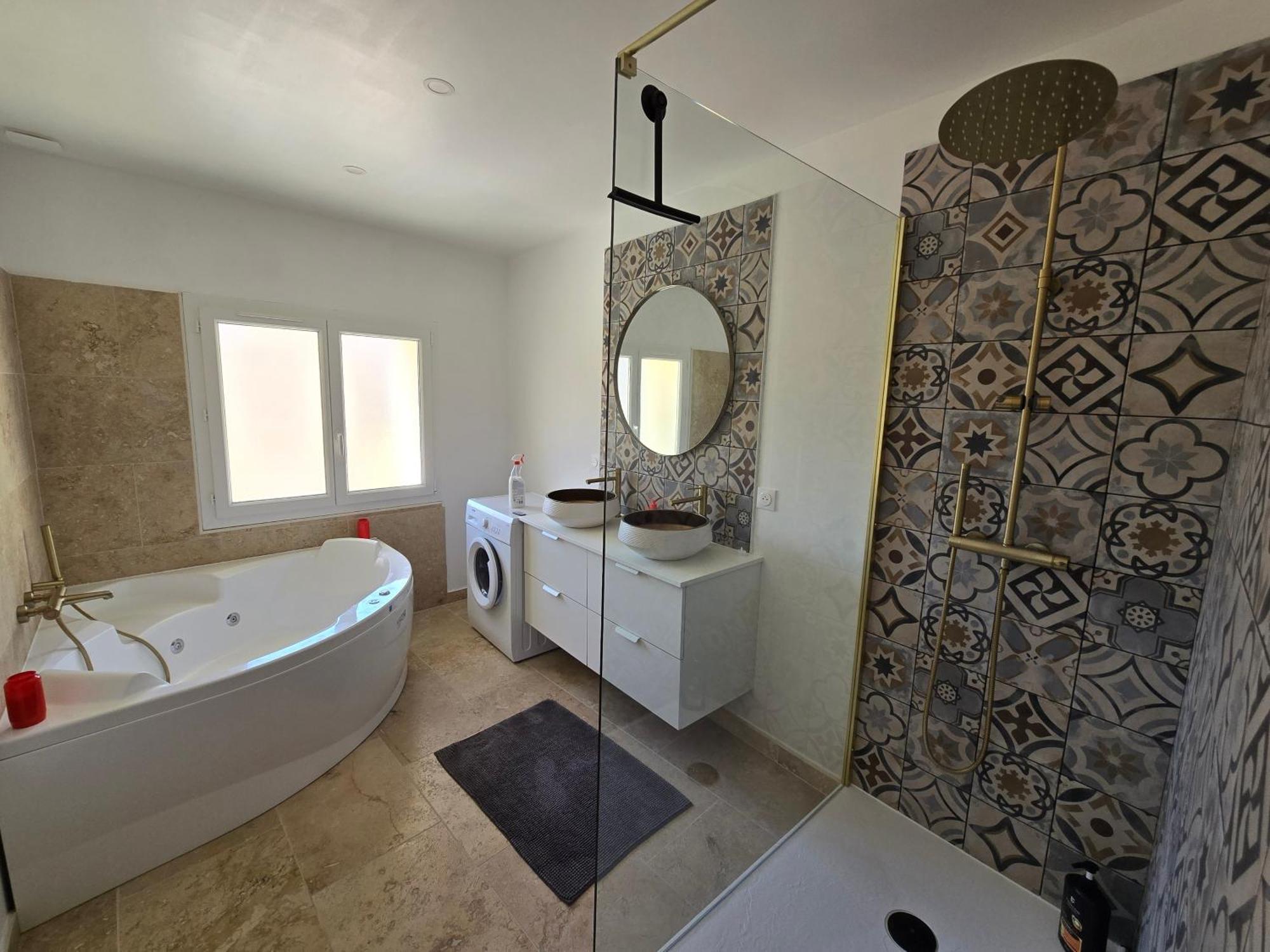 Pic Love, 2 Personnes Jacuzzi * Chateaurenard
